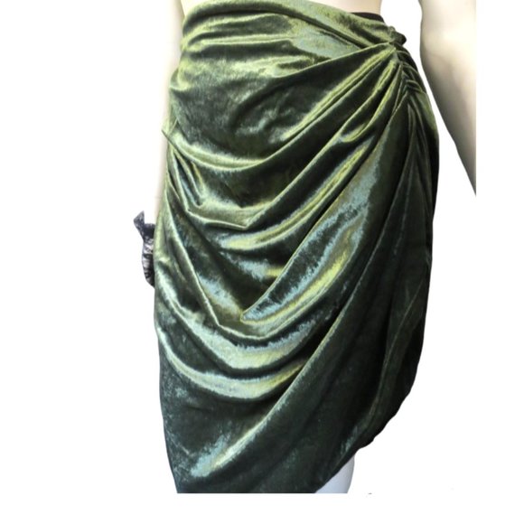 PRETTY LITTLE THING - PLUS - VELVET CORSET & RUCHED SKIRT - SIZE 18 - NW… - Picture 13 of 14